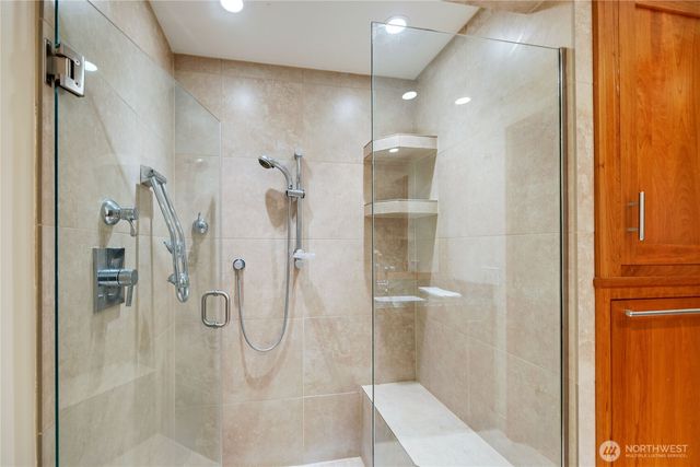 153 Madison Avenue N, Bainbridge Island, WA 98110