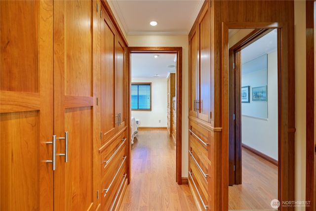 153 Madison Avenue N, Bainbridge Island, WA 98110