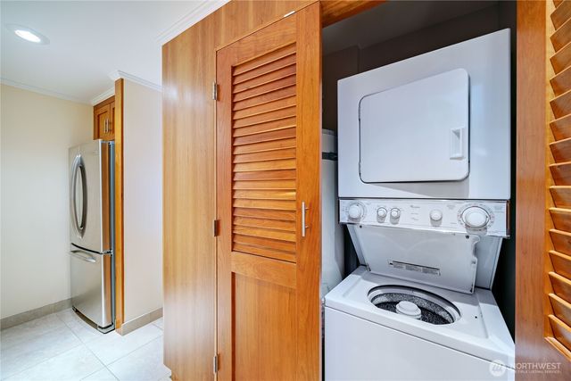 153 Madison Avenue N, Bainbridge Island, WA 98110