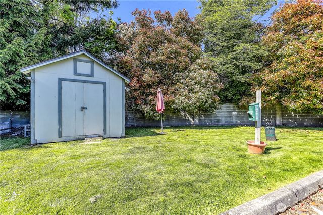 153 Madison Avenue N, Bainbridge Island, WA 98110