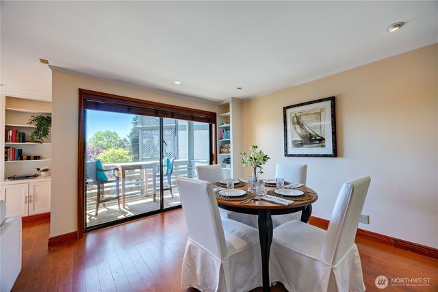 153 Madison Avenue N, Bainbridge Island, WA 98110