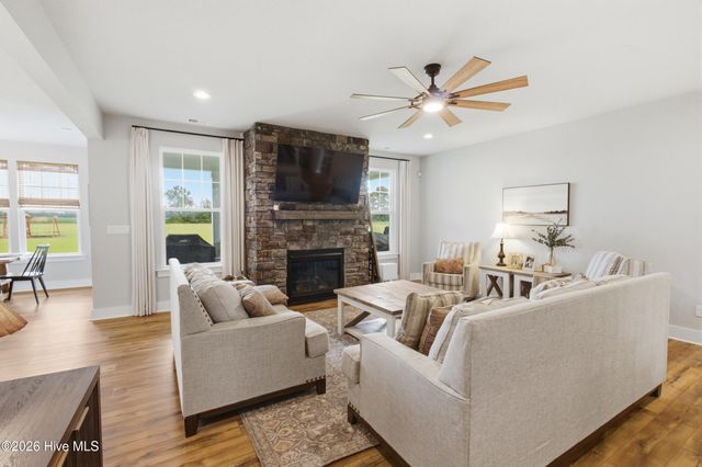 190 Red Bud Drive, Moyock, NC 27958