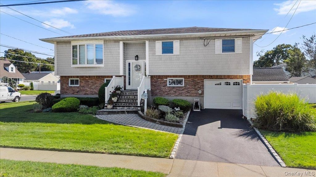 196 Von Huenfeld Street, Massapequa Park, NY 11762 — exterior