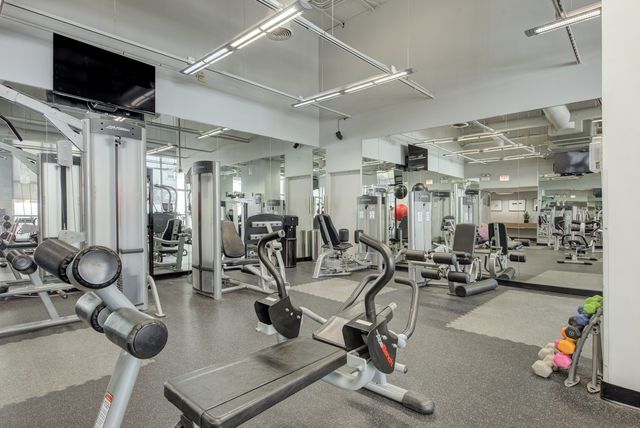 655 W IRVING PARK Road 1903, Chicago, IL 60613