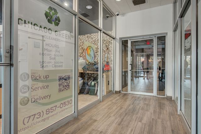 655 W IRVING PARK Road 1903, Chicago, IL 60613