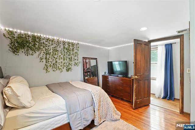 140 Greenbrook Road, Caldwell, NJ 07006