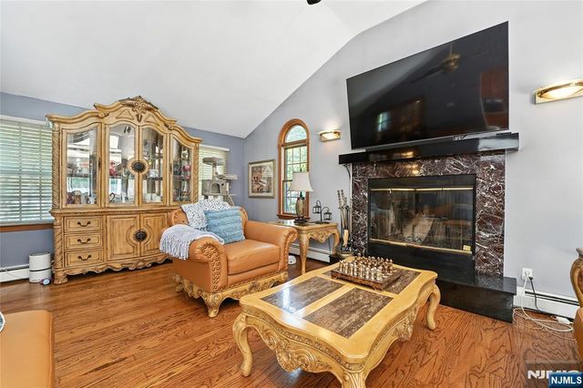 140 Greenbrook Road, Caldwell, NJ 07006