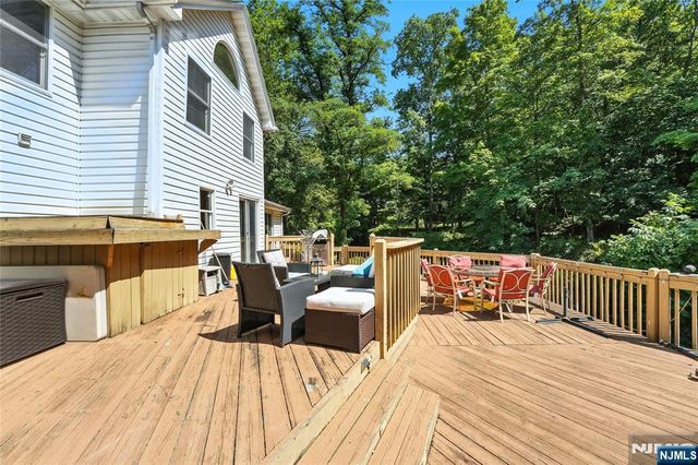 140 Greenbrook Road, Caldwell, NJ 07006