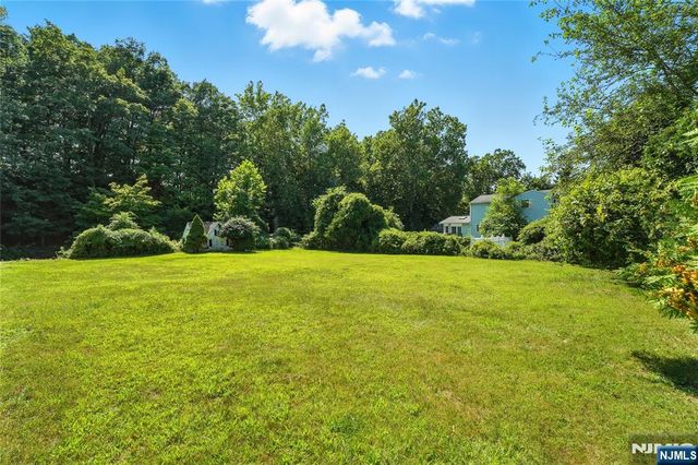 140 Greenbrook Road, Caldwell, NJ 07006