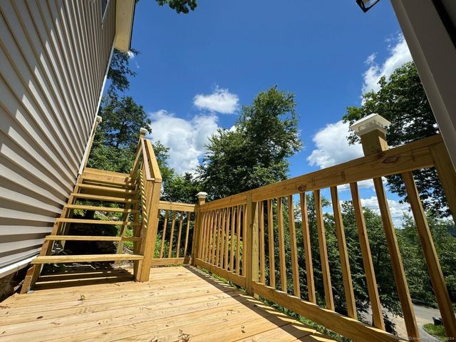 22 Hemlock Trail, Newtown, CT 06482