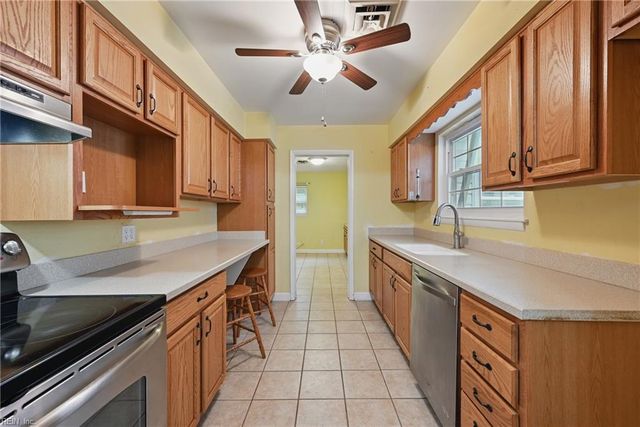 540 Gotham RD, Virginia Beach, VA 23452
