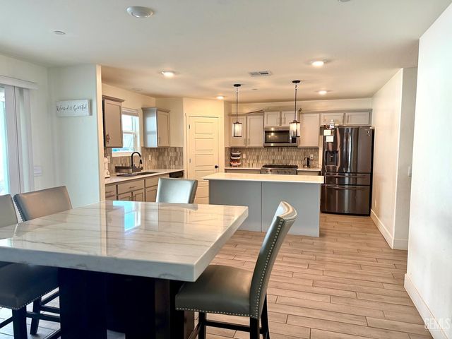 6500 Cordell Way, Bakersfield, CA 93311