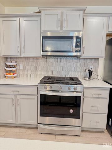 6500 Cordell Way, Bakersfield, CA 93311