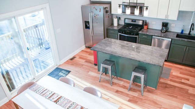 1725 N Kedvale Avenue, Chicago, IL 60639