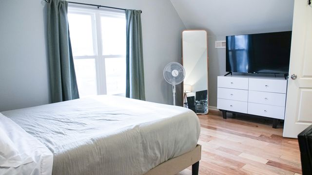 1725 N Kedvale Avenue, Chicago, IL 60639