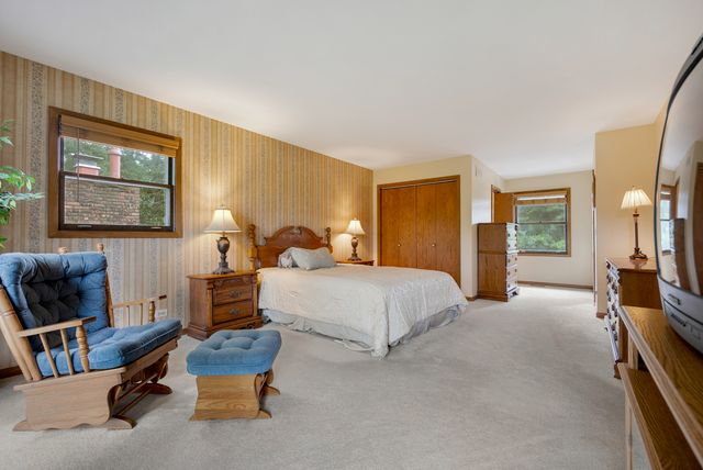 1150 Anne Court, Sleepy Hollow, IL 60118