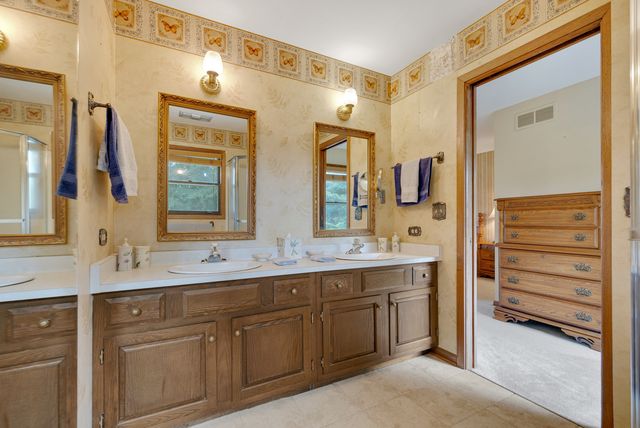 1150 Anne Court, Sleepy Hollow, IL 60118