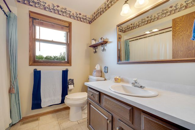 1150 Anne Court, Sleepy Hollow, IL 60118