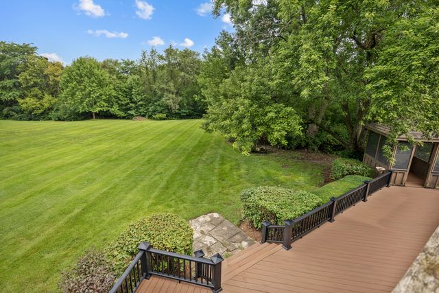 1150 Anne Court, Sleepy Hollow, IL 60118