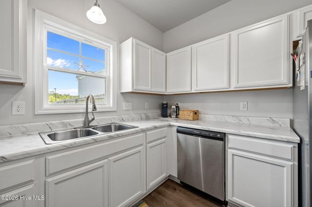 401 Vandemere Court, Holly Ridge, NC 28445