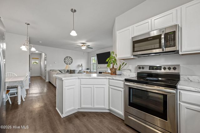401 Vandemere Court, Holly Ridge, NC 28445