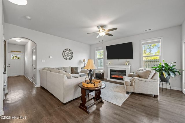 401 Vandemere Court, Holly Ridge, NC 28445