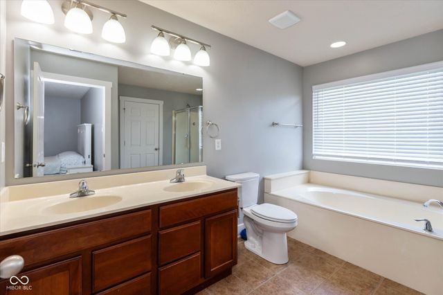7149 Wilshire Way, Avon, IN 46123