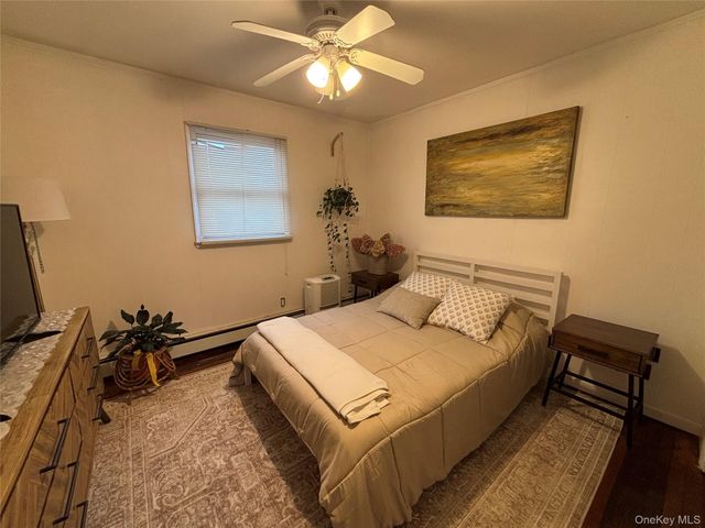 6 E Kissimee Road, Lindenhurst, NY 11757