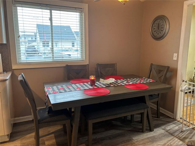 6 E Kissimee Road, Lindenhurst, NY 11757