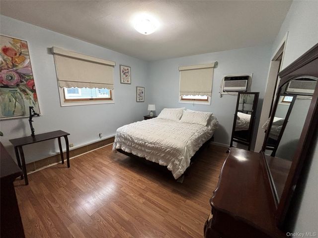 6 E Kissimee Road, Lindenhurst, NY 11757