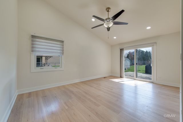 359 Chaparral Circle, Elgin, IL 60120