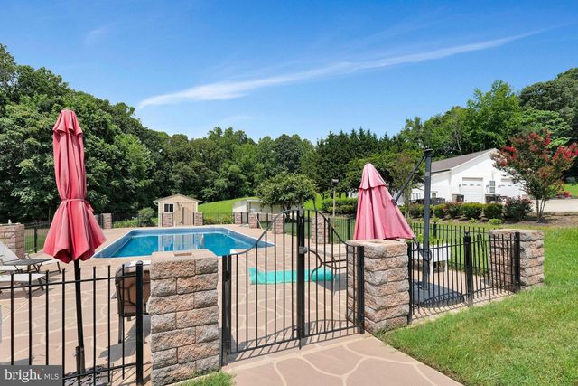 16970 TEAGUES POINT RD, Hughesville, MD 20637