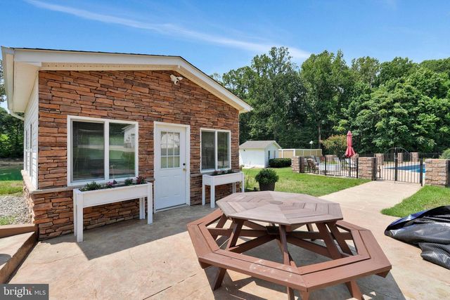 16970 TEAGUES POINT RD, Hughesville, MD 20637