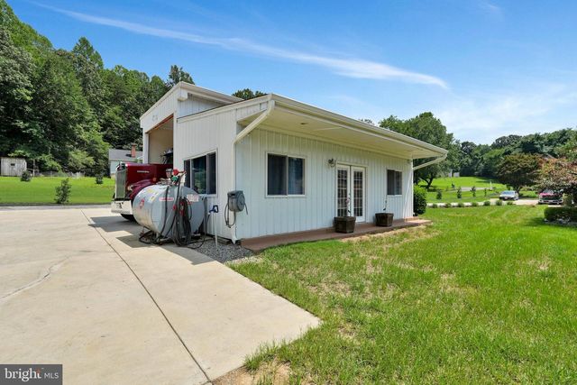 16970 TEAGUES POINT RD, Hughesville, MD 20637