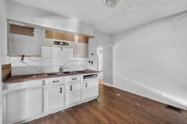 711 S Highland Avenue, Columbus, OH 43223