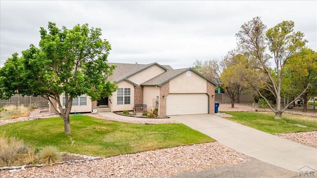 106 S Golfwood Dr W, Pueblo West, CO 81007