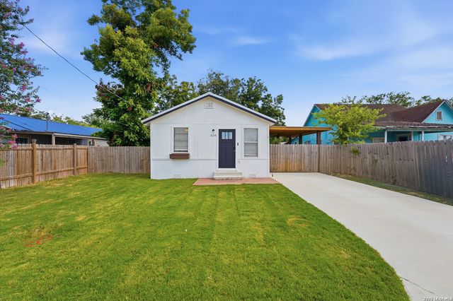 519 Collins Ave, Seguin, TX 78155