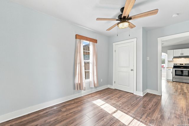 519 Collins Ave, Seguin, TX 78155