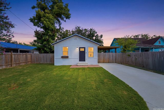 519 Collins Ave, Seguin, TX 78155