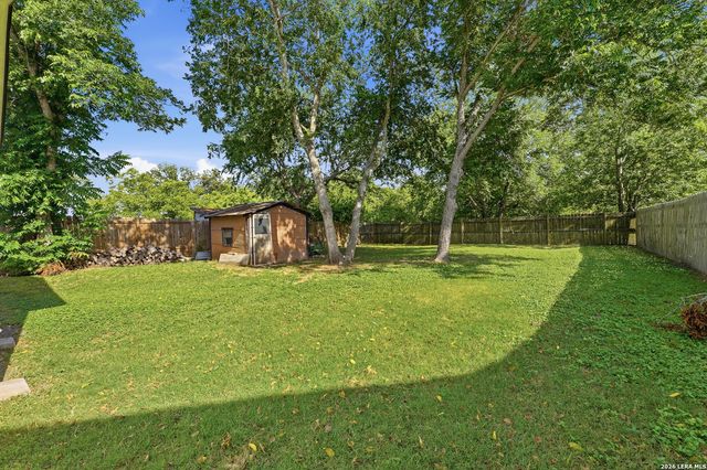 519 Collins Ave, Seguin, TX 78155