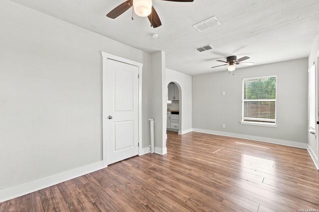 519 Collins Ave, Seguin, TX 78155