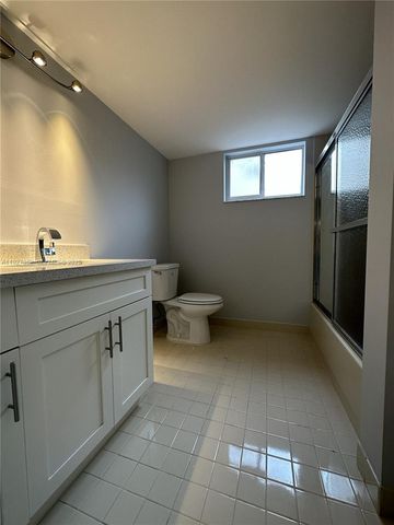 601 Ives Dairy Rd 403-8, Miami, FL 33179