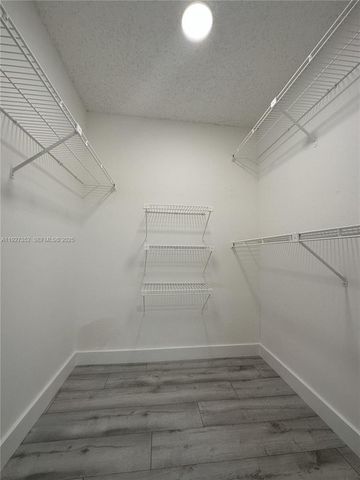 601 Ives Dairy Rd 403-8, Miami, FL 33179