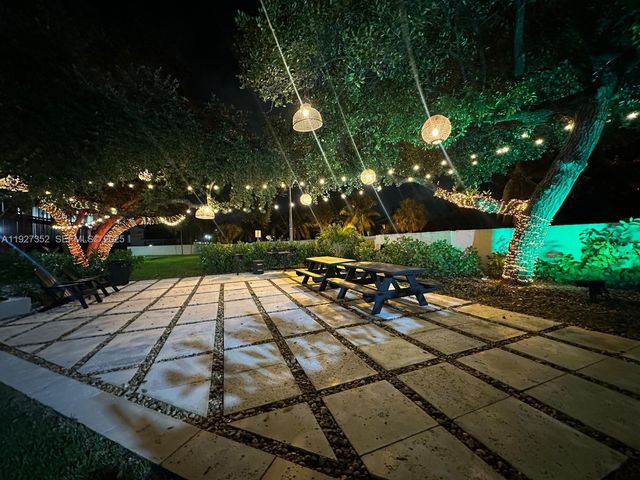 601 Ives Dairy Rd 403-8, Miami, FL 33179