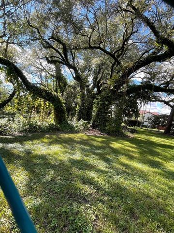 601 Ives Dairy Rd 403-8, Miami, FL 33179