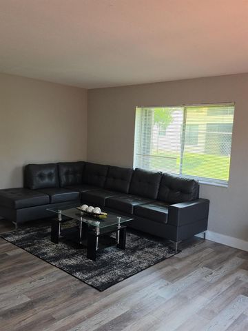 2110 Sherwood Forest Boulevard 24, West Palm Beach, FL 33415