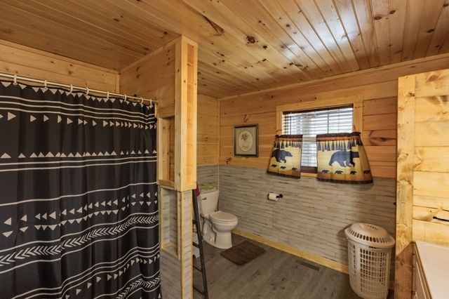 303 Walnut Grove Ln, Mcminnville, TN 37110