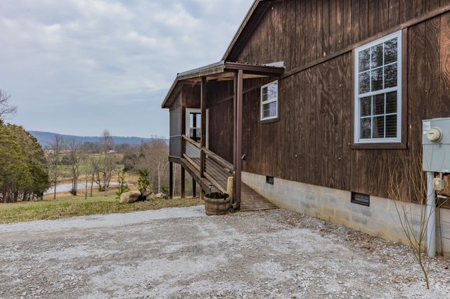 303 Walnut Grove Ln, Mcminnville, TN 37110