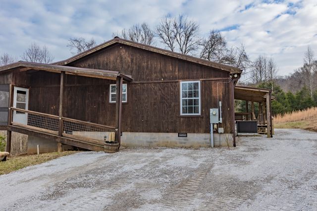 303 Walnut Grove Ln, Mcminnville, TN 37110