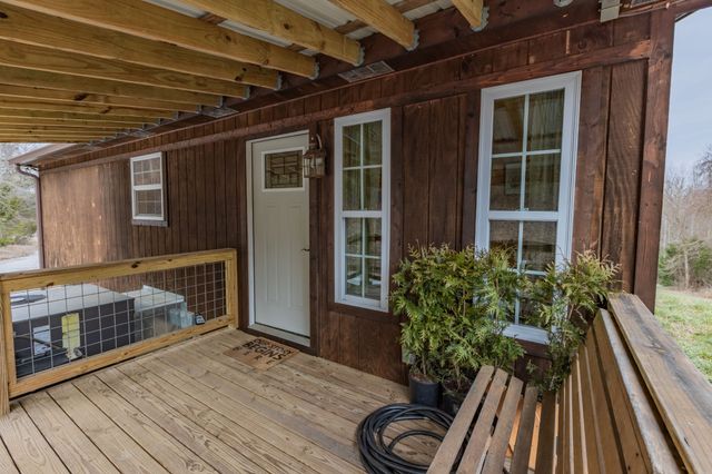 303 Walnut Grove Ln, Mcminnville, TN 37110